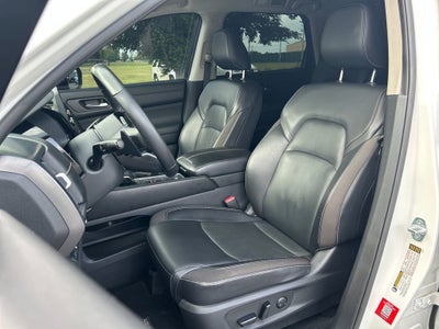 2022 Nissan Pathfinder SL 2WD