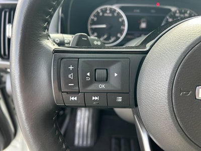 2022 Nissan Pathfinder SL 2WD