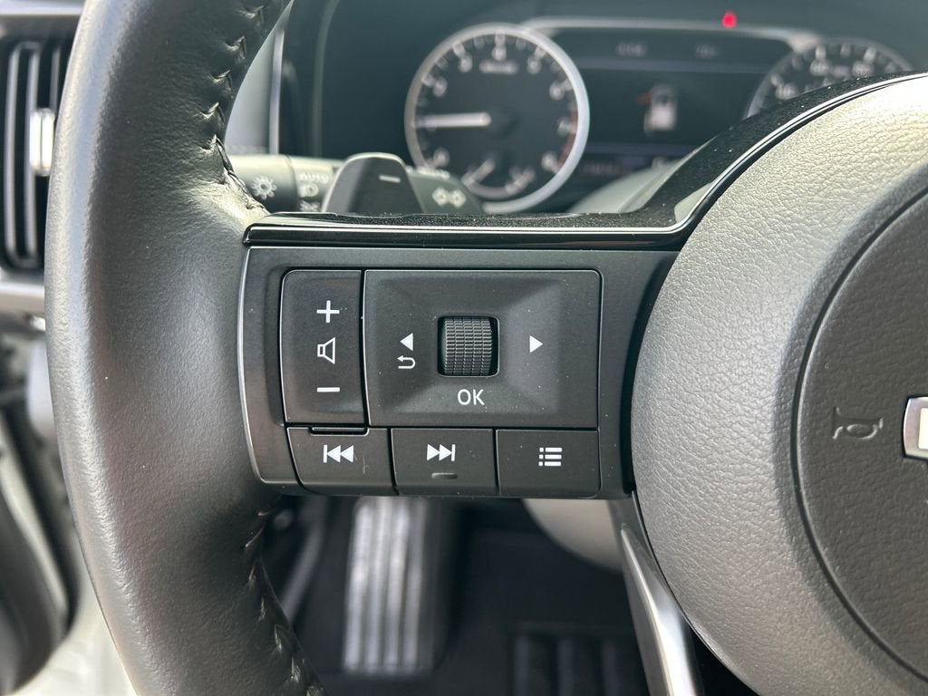 2022 Nissan Pathfinder SL 2WD