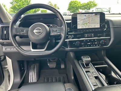 2022 Nissan Pathfinder SL 2WD