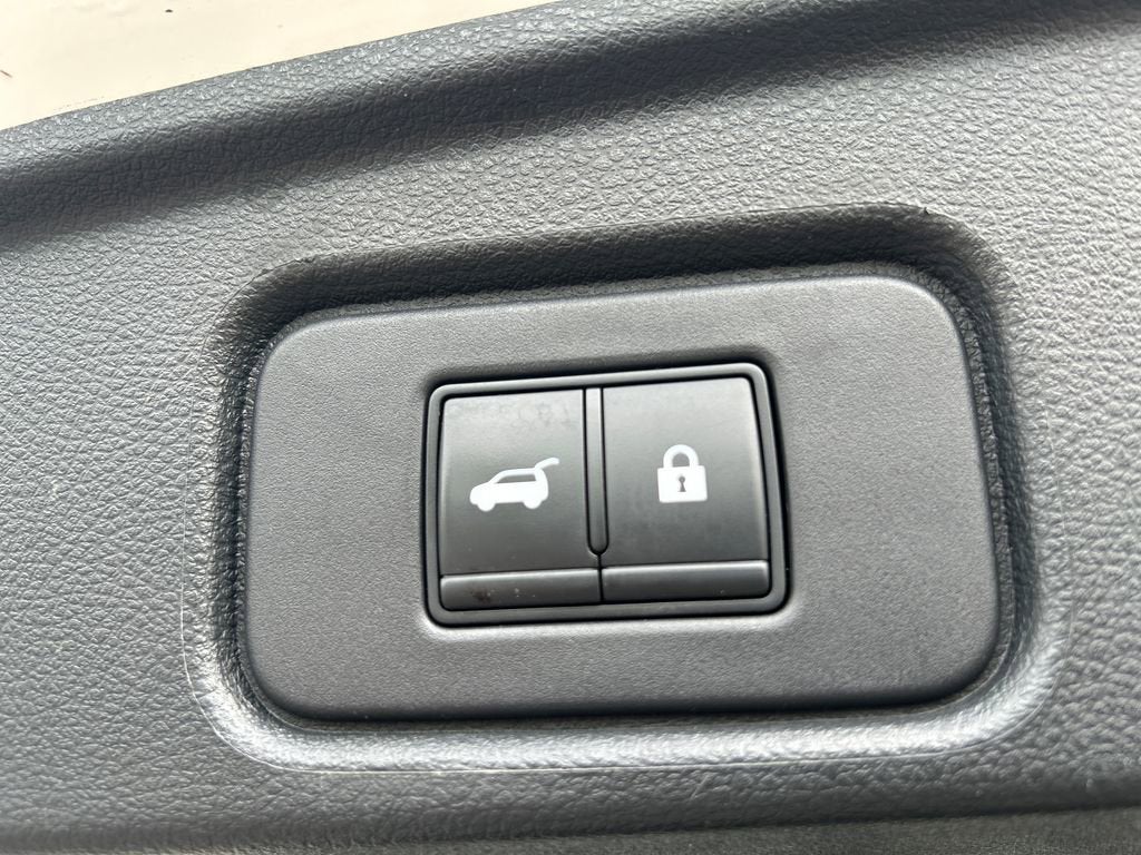 2022 Nissan Pathfinder SL 2WD