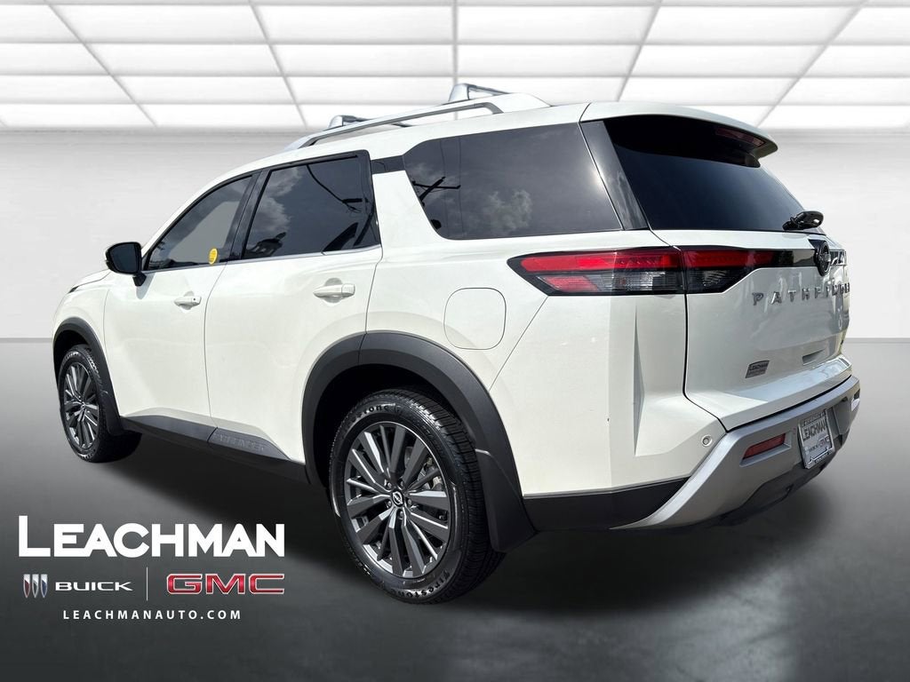 2022 Nissan Pathfinder SL 2WD
