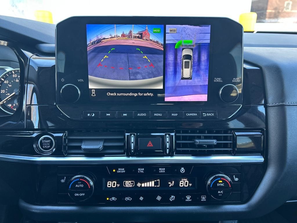 2023 Nissan Pathfinder SL