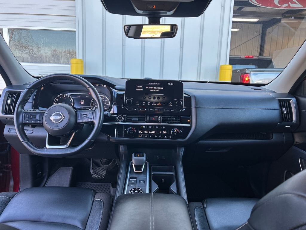 2023 Nissan Pathfinder SL