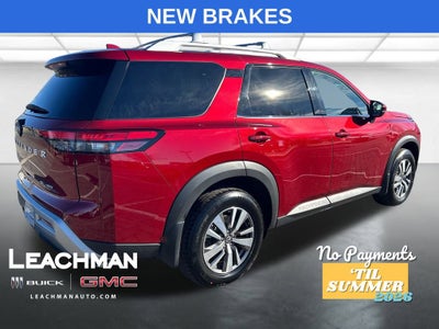 2023 Nissan Pathfinder SL