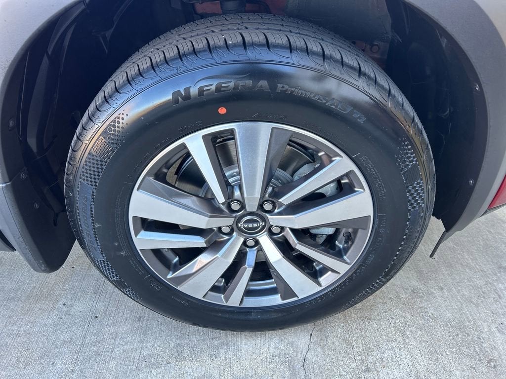 2023 Nissan Pathfinder SL