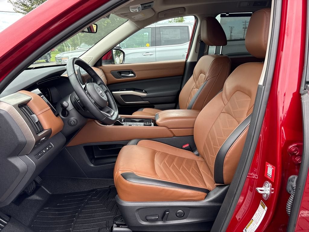 2023 Nissan Pathfinder Platinum 4WD