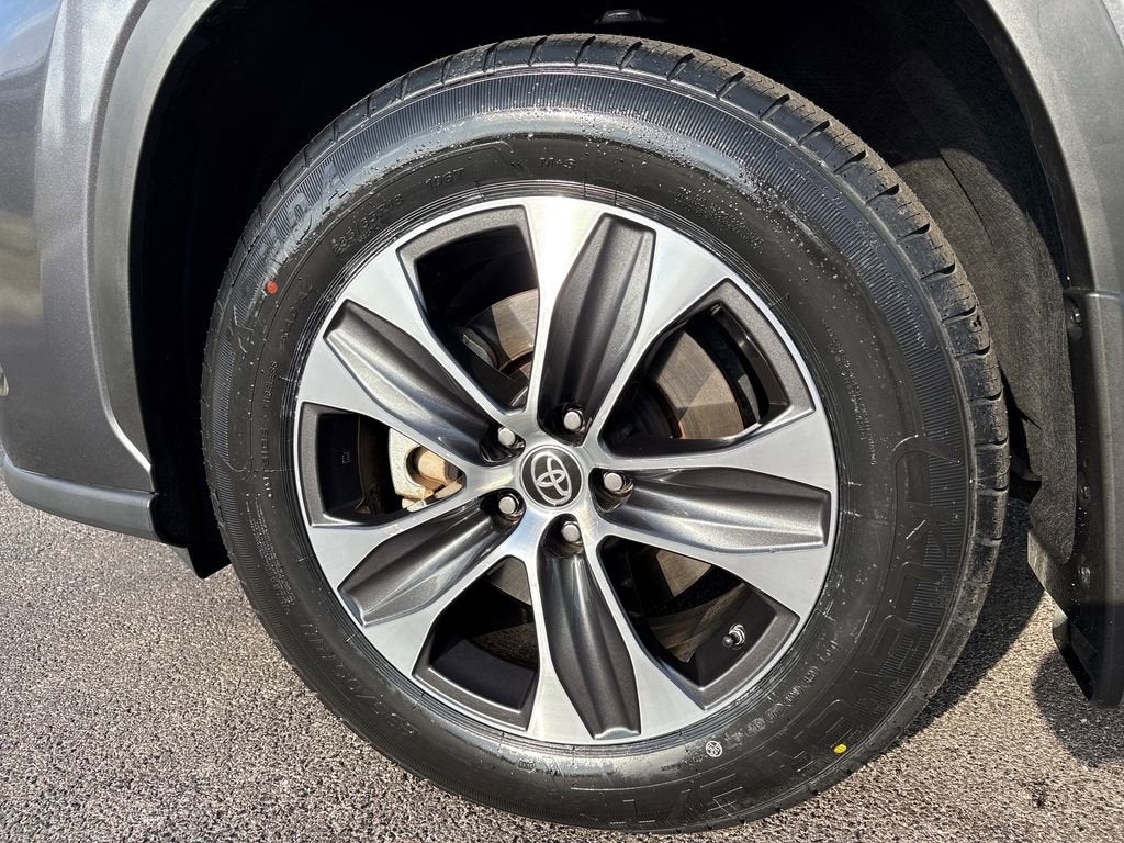 2022 Toyota Highlander Hybrid XLE