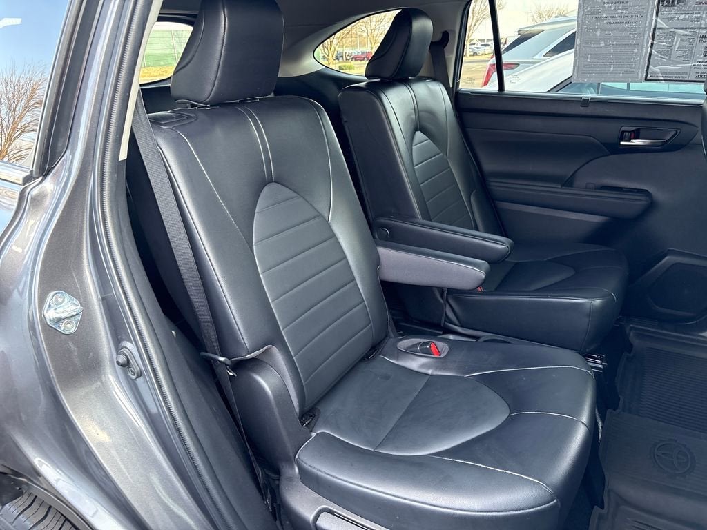 2022 Toyota Highlander Hybrid XLE