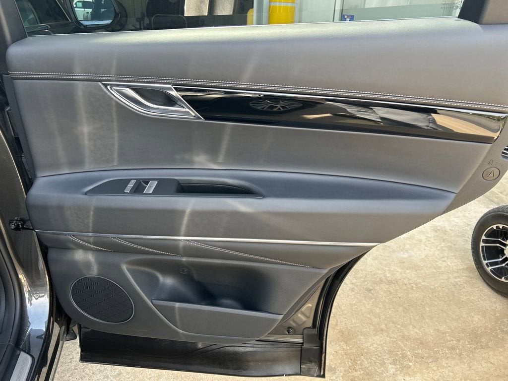 2025 Genesis GV80 Standard