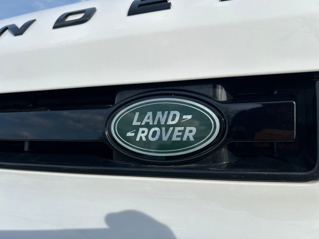 2025 Land Rover Defender 110 P300