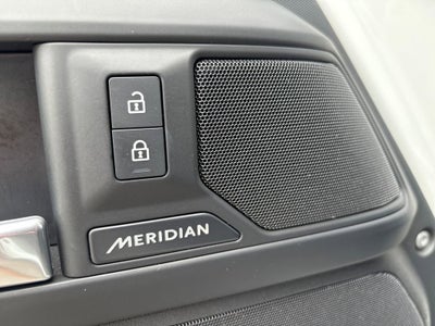 2025 Land Rover Defender 110 P300