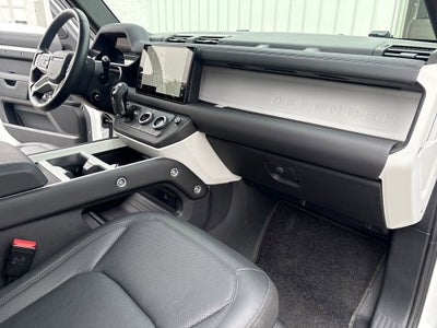 2025 Land Rover Defender 110 P300