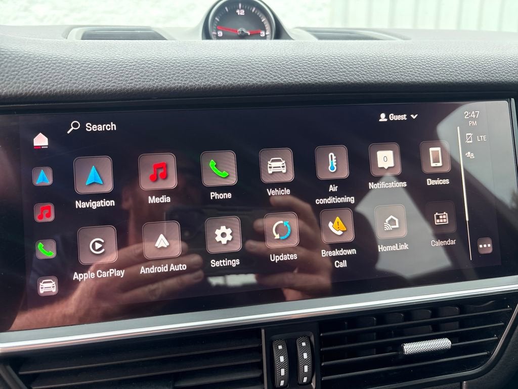 2023 Porsche Cayenne Platinum Edition