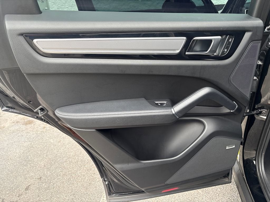 2023 Porsche Cayenne Platinum Edition