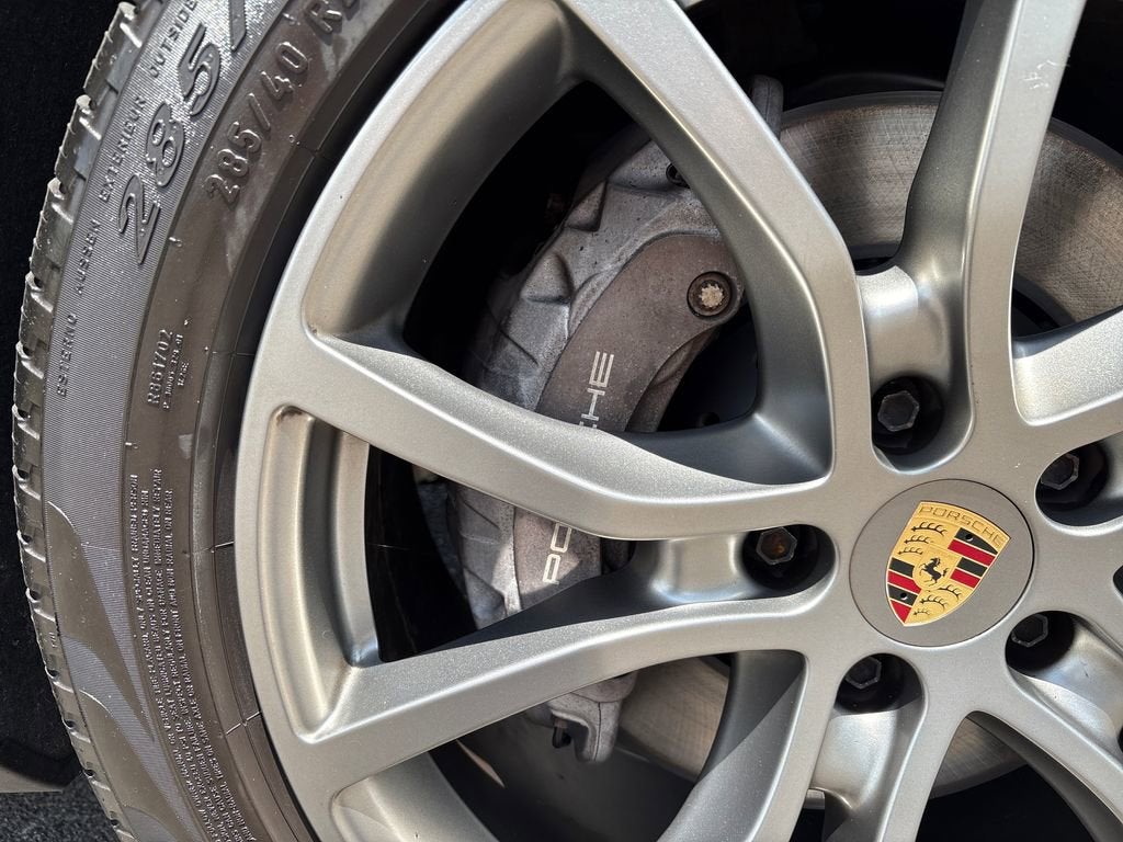 2023 Porsche Cayenne Platinum Edition